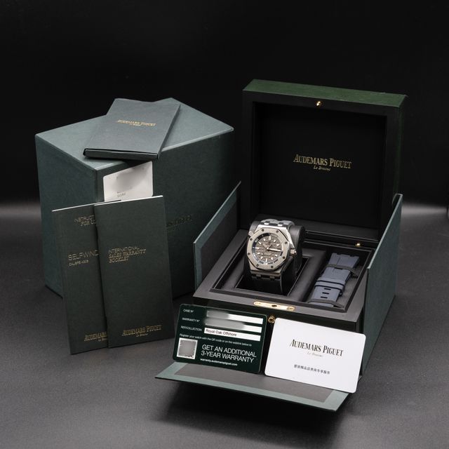 Audemars Piguet Royal Oak Offshore 15720ST.OO.A009CA.01 Image 7